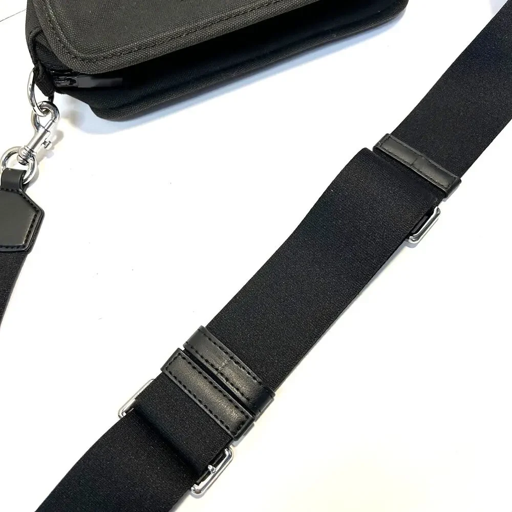 Marc Jacobs Adjustable Strap Crossbody 